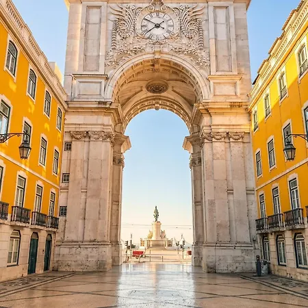 Charming In Lisbon, 40 M², Ideal For A Couple Apartment